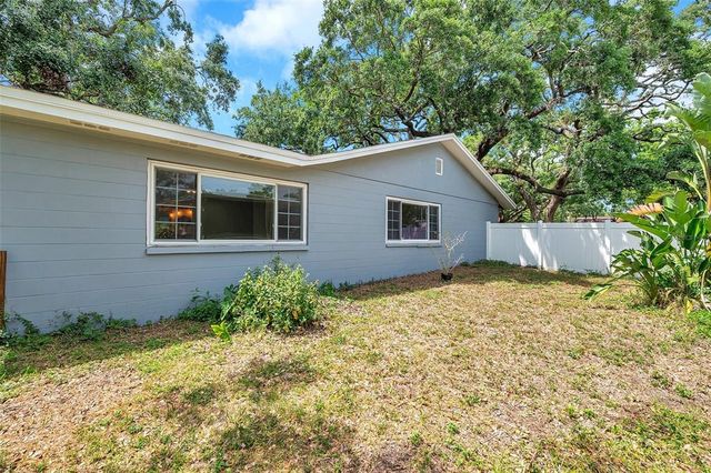 1308 W PERDIZ STREET, Tampa, FL 33612