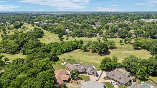 717 Meadowood Drive, Broken Arrow, OK 74011