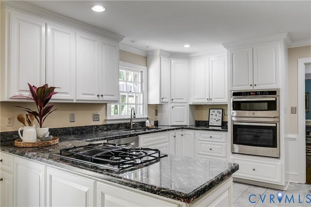 37 Runswick Dr, Henrico, VA 23238