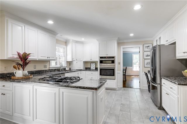 37 Runswick Dr, Henrico, VA 23238