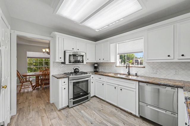 2112 Krenek Road, Crosby, TX 77532