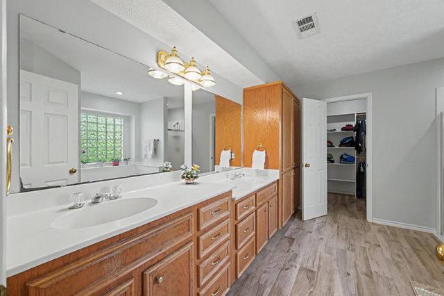 2112 Krenek Road, Crosby, TX 77532