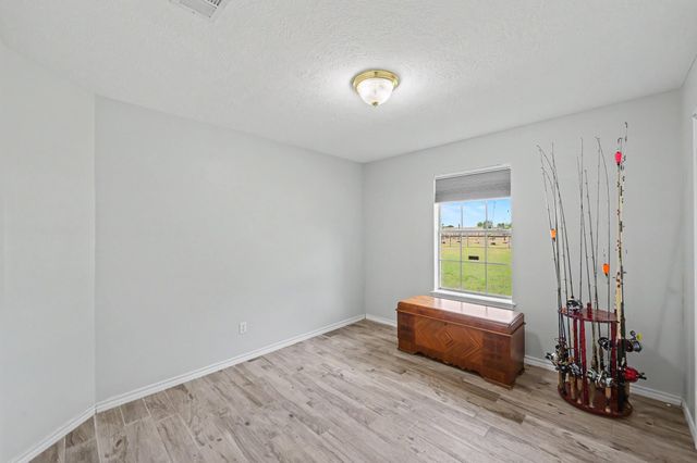 2112 Krenek Road, Crosby, TX 77532