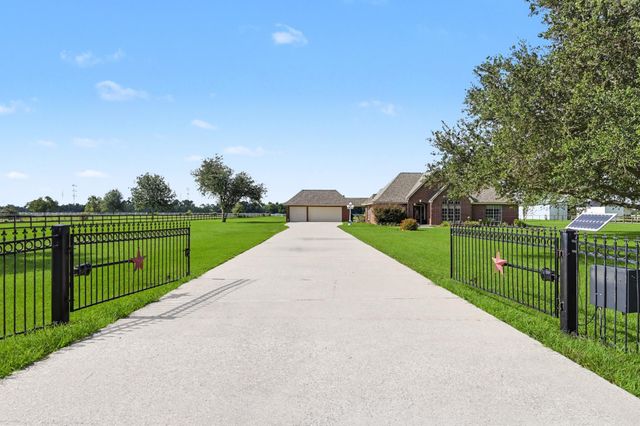 2112 Krenek Road, Crosby, TX 77532