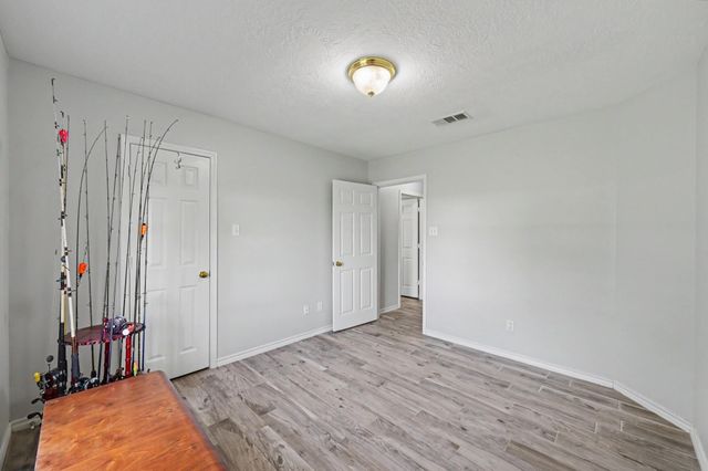 2112 Krenek Road, Crosby, TX 77532