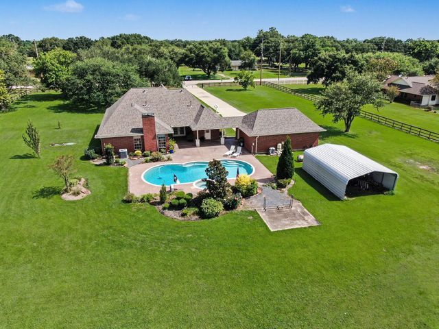 2112 Krenek Road, Crosby, TX 77532