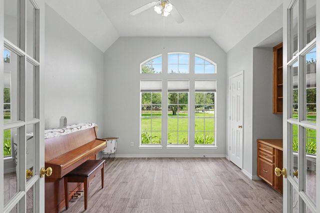 2112 Krenek Road, Crosby, TX 77532