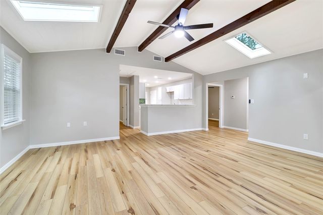 172 Pine Needle St, Onalaska, TX 77360