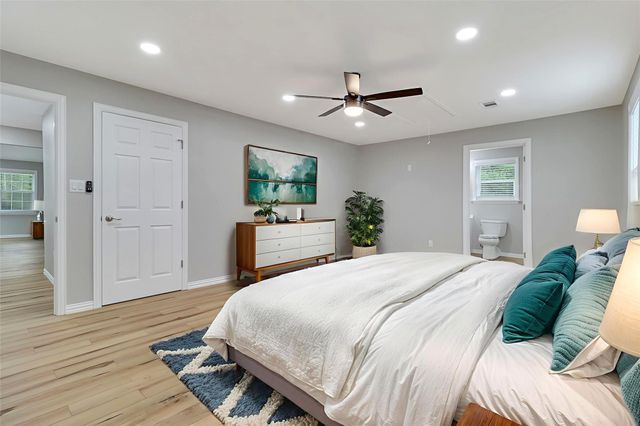 172 Pine Needle St, Onalaska, TX 77360