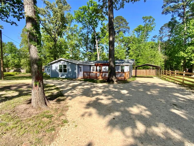 172 Pine Needle St, Onalaska, TX 77360