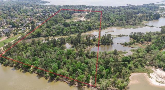 000 W Wallisville Road, Highlands, TX 77562