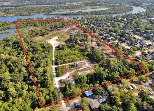 000 W Wallisville Road, Highlands, TX 77562
