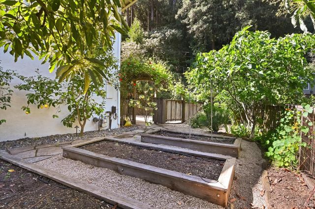 17 Redwood Dr, San Rafael, CA 94901