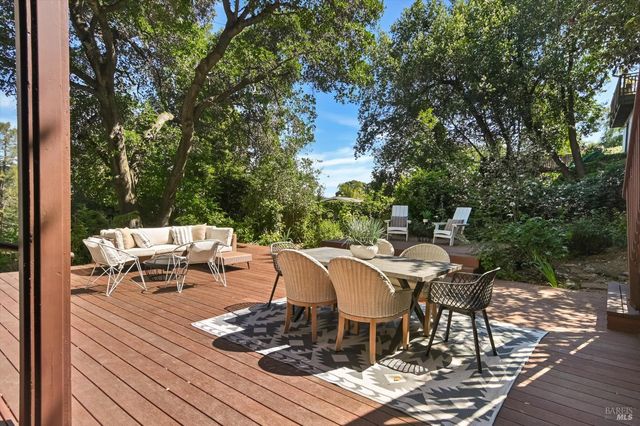 17 Redwood Dr, San Rafael, CA 94901