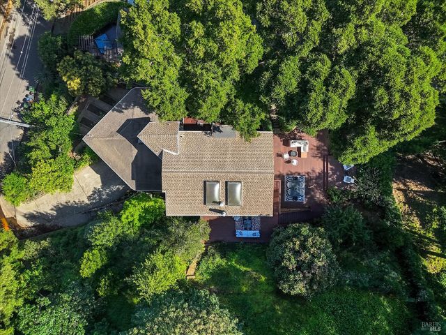 17 Redwood Dr, San Rafael, CA 94901