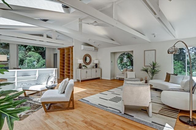 17 Redwood Dr, San Rafael, CA 94901