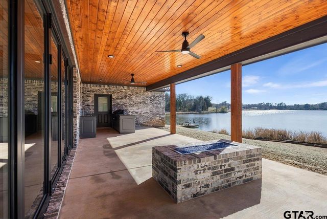 24110 Sun Ridge Road, Lindale, TX 75771