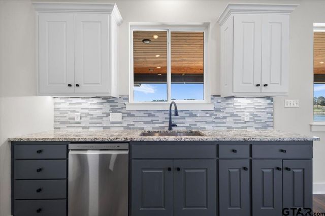 24110 Sun Ridge Road, Lindale, TX 75771