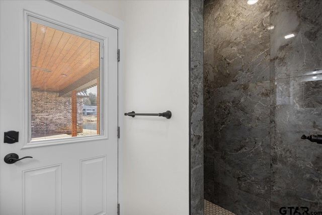 24110 Sun Ridge Road, Lindale, TX 75771