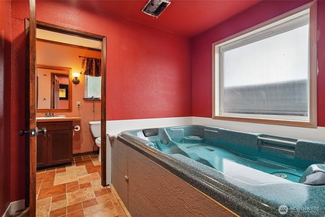 13043 40th Avenue S, Tukwila, WA 98168