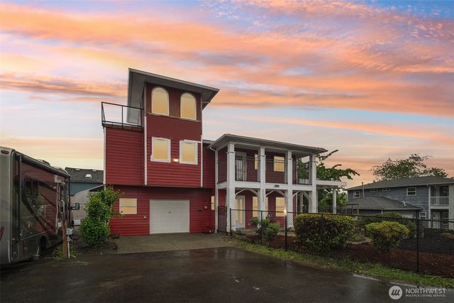 13043 40th Avenue S, Tukwila, WA 98168