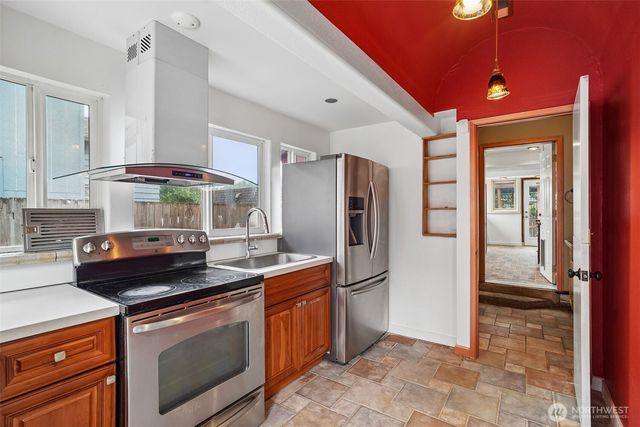 13043 40th Avenue S, Tukwila, WA 98168