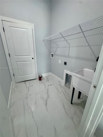 748 748 CHESTNUT ST E, Lehigh Acres, FL 33974