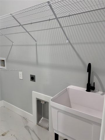 748 748 CHESTNUT ST E, Lehigh Acres, FL 33974