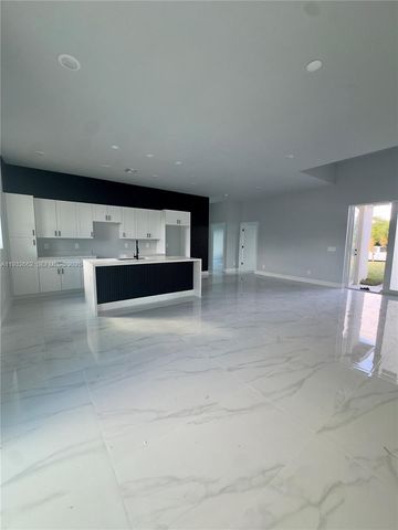 748 748 CHESTNUT ST E, Lehigh Acres, FL 33974