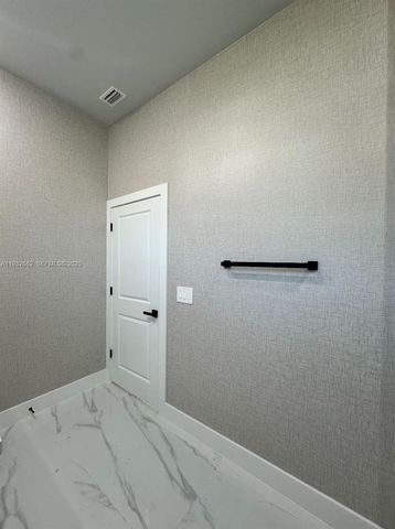 748 748 CHESTNUT ST E, Lehigh Acres, FL 33974