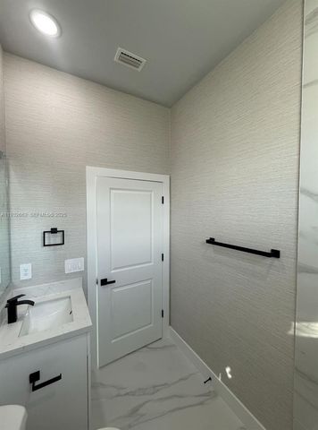 748 748 CHESTNUT ST E, Lehigh Acres, FL 33974