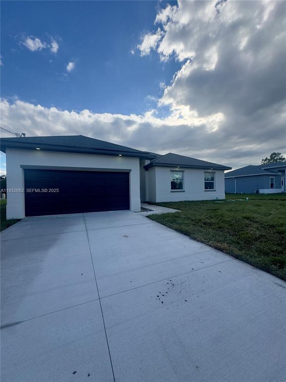 748 748 CHESTNUT ST E, Lehigh Acres, FL 33974