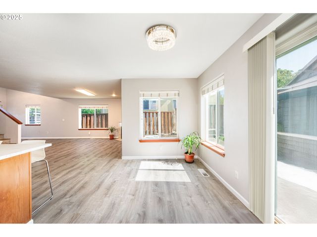9132 Se CLINTON St, Portland, OR 97266