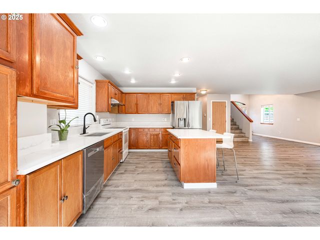 9132 Se CLINTON St, Portland, OR 97266