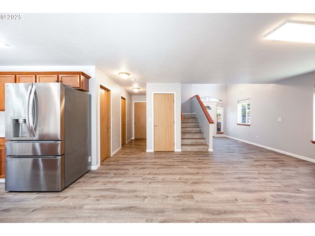 9132 Se CLINTON St, Portland, OR 97266