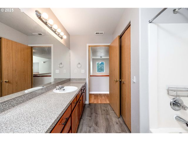 9132 Se CLINTON St, Portland, OR 97266