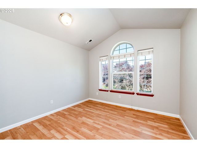 9132 Se CLINTON St, Portland, OR 97266
