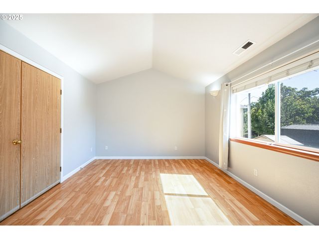 9132 Se CLINTON St, Portland, OR 97266