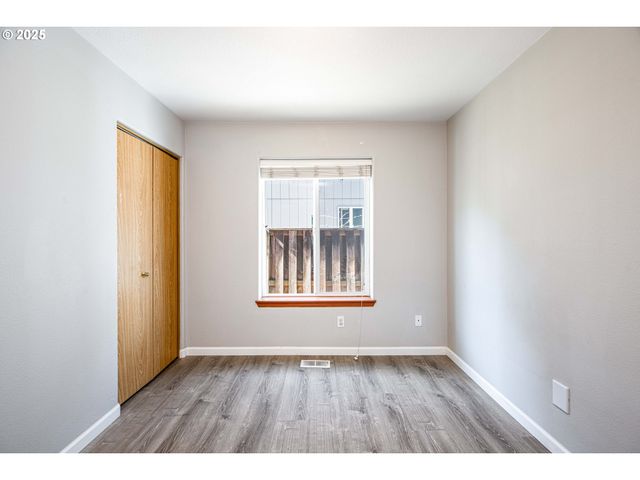 9132 Se CLINTON St, Portland, OR 97266