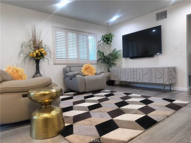 13144 Bromont, Sylmar, CA 91342
