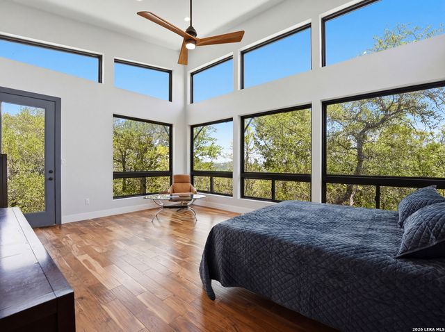 9910 CIRCLE HILL DR, San Antonio, TX 78255