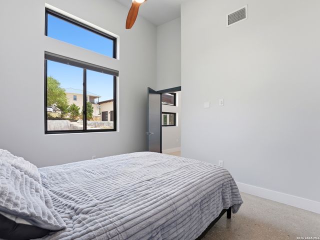 9910 CIRCLE HILL DR, San Antonio, TX 78255