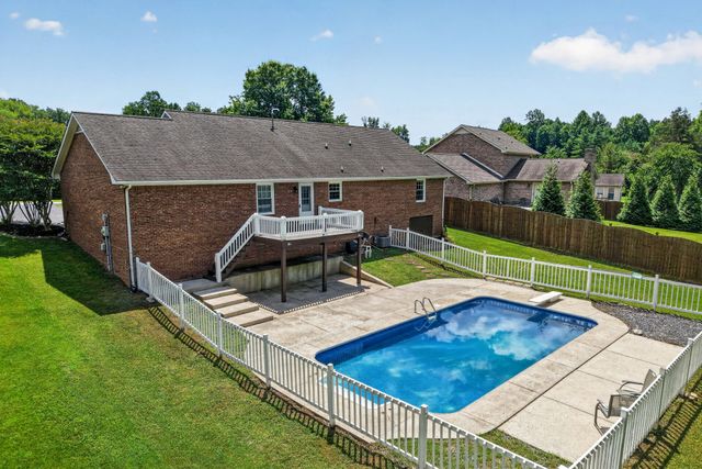 524 Fisk Rd, Cookeville, TN 38501