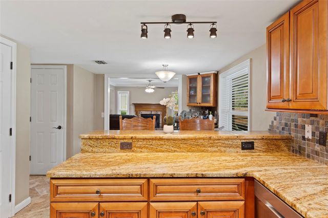 16126 COUNTRY CROSSING DRIVE, Tampa, FL 33624