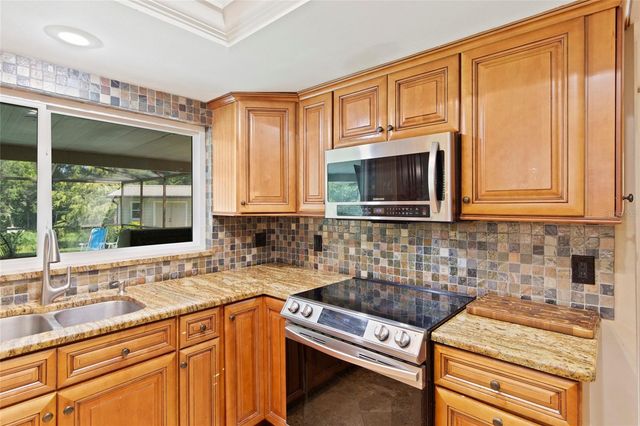16126 COUNTRY CROSSING DRIVE, Tampa, FL 33624