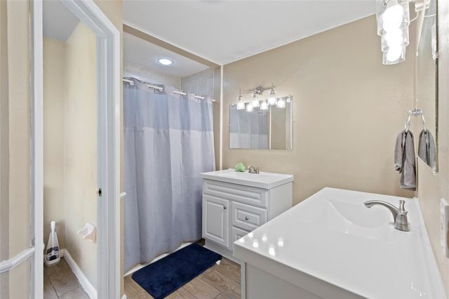 16126 COUNTRY CROSSING DRIVE, Tampa, FL 33624