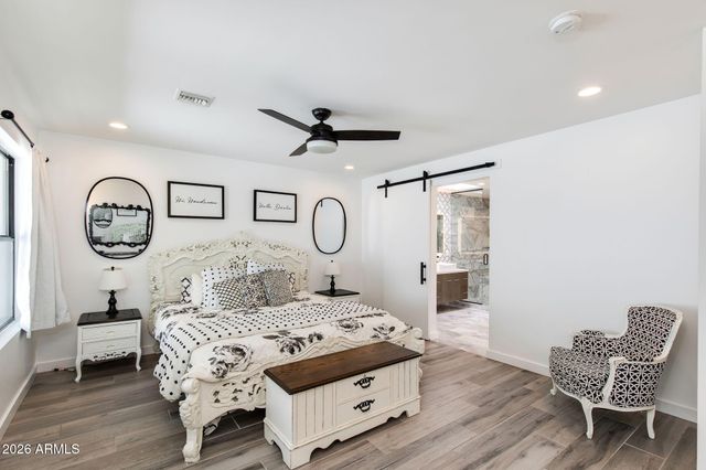 2102 E Orangewood Avenue, Phoenix, AZ 85020