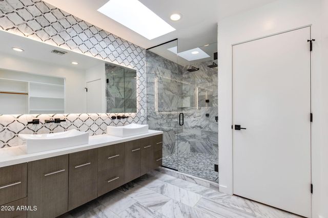 2102 E Orangewood Avenue, Phoenix, AZ 85020