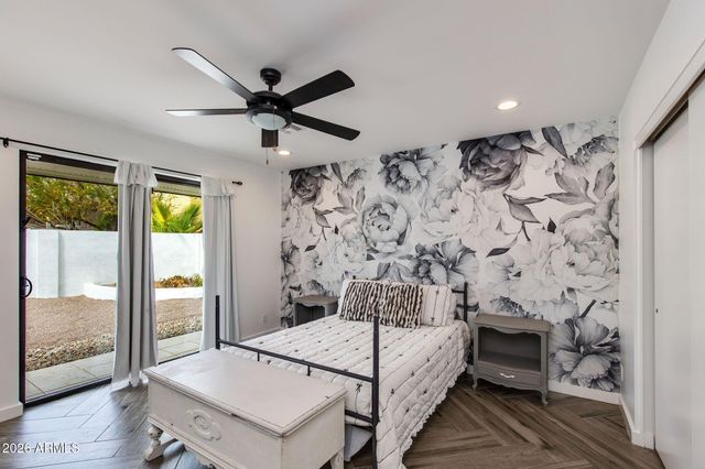 2102 E Orangewood Avenue, Phoenix, AZ 85020