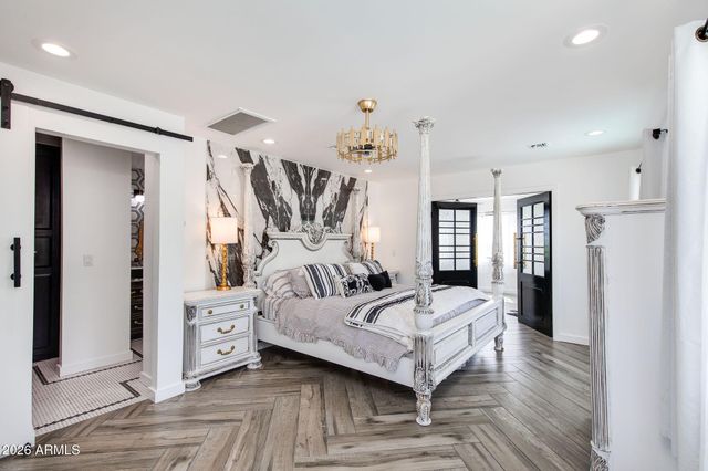 2102 E Orangewood Avenue, Phoenix, AZ 85020